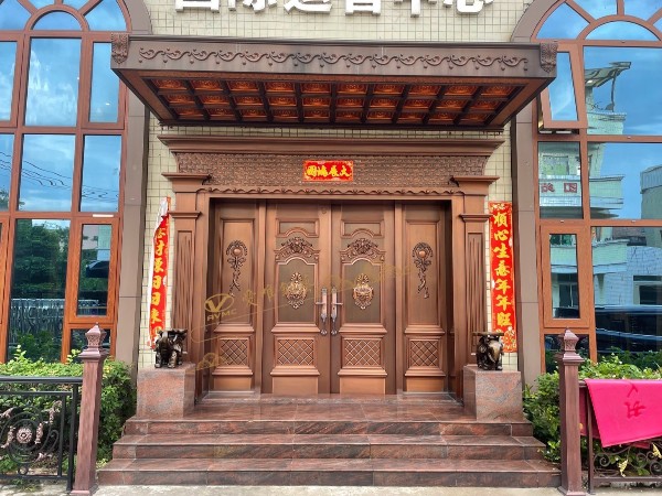 佛山別墅銅門廠家的不斷成長(zhǎng)和進(jìn)步