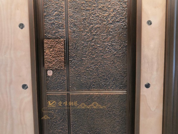 廣東別墅銅門廠家愛唯銅藝——?jiǎng)e墅銅門極簡(jiǎn)入戶銅門