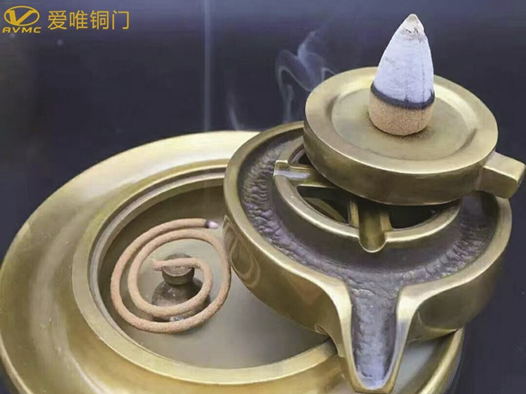 愛(ài)唯銅門(mén)-香薰?fàn)t