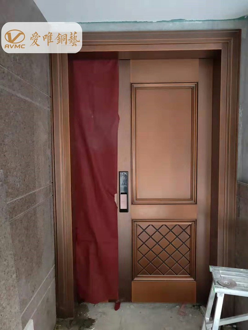愛(ài)唯銅門(mén)